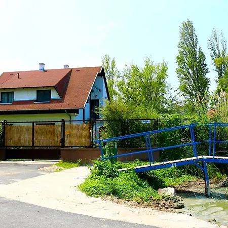 Holiday home Nefelejcs Zamardi