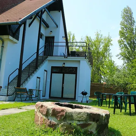 Vakantiehuis Nefelejcs Zamárdi